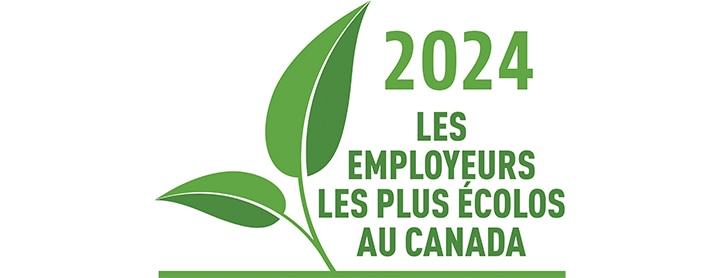 Une feuille verte sur un champ blanc embleme des employeurs les plus ecologiques en 2024
