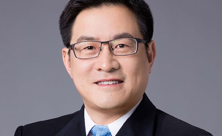 A photo of Medtronic SVP and President, Greater China Alex Gu